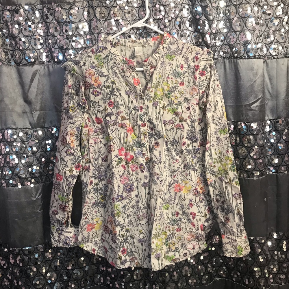 Floral print 🌸 H&M top with ruffle detail
